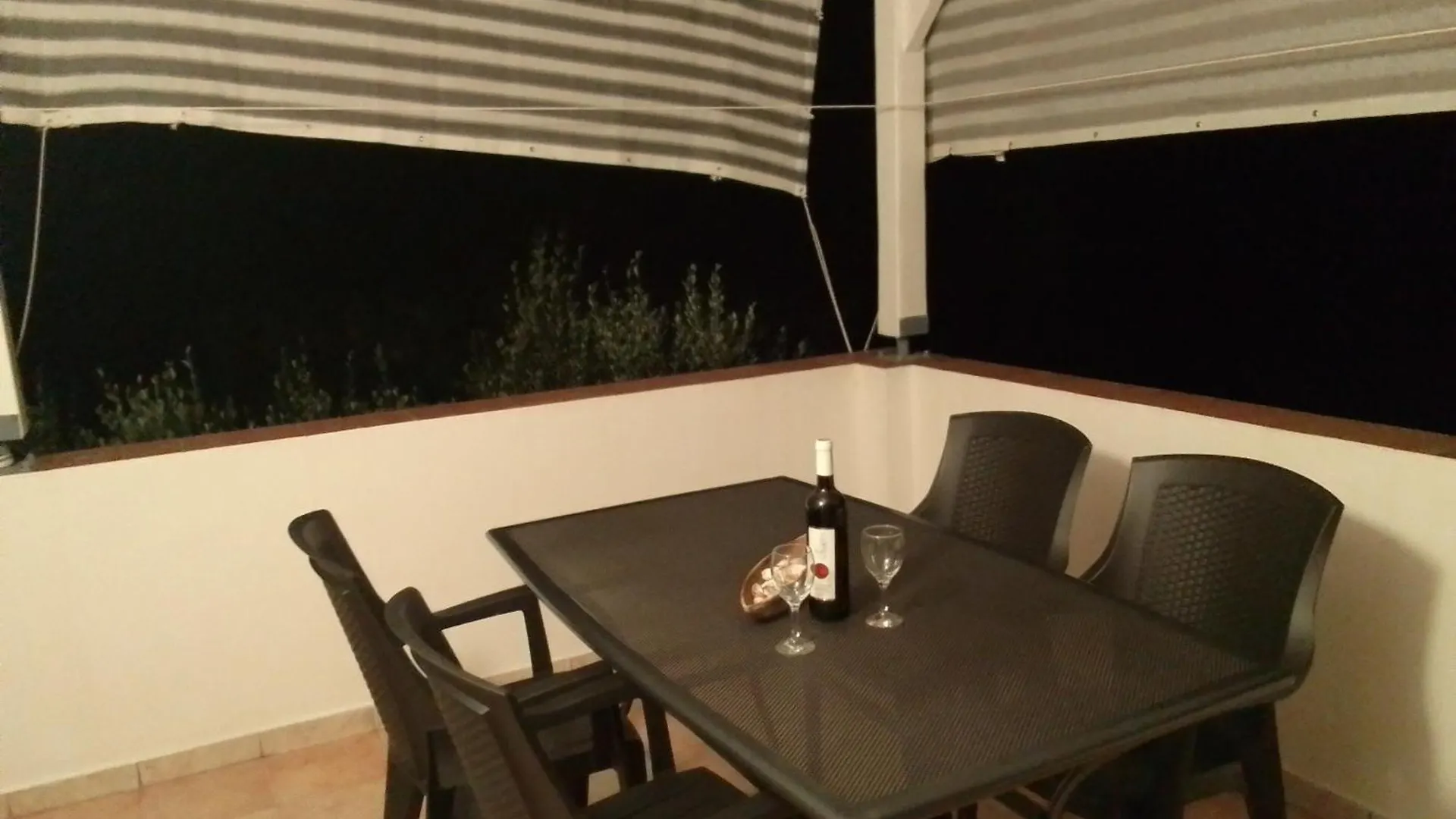 Cosy Apartments 100 M From The Beach Dobropoljana